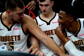 开云-姆巴佩焦点对战，字母哥与60激战勇士分钟，锐不可当胜负难料！