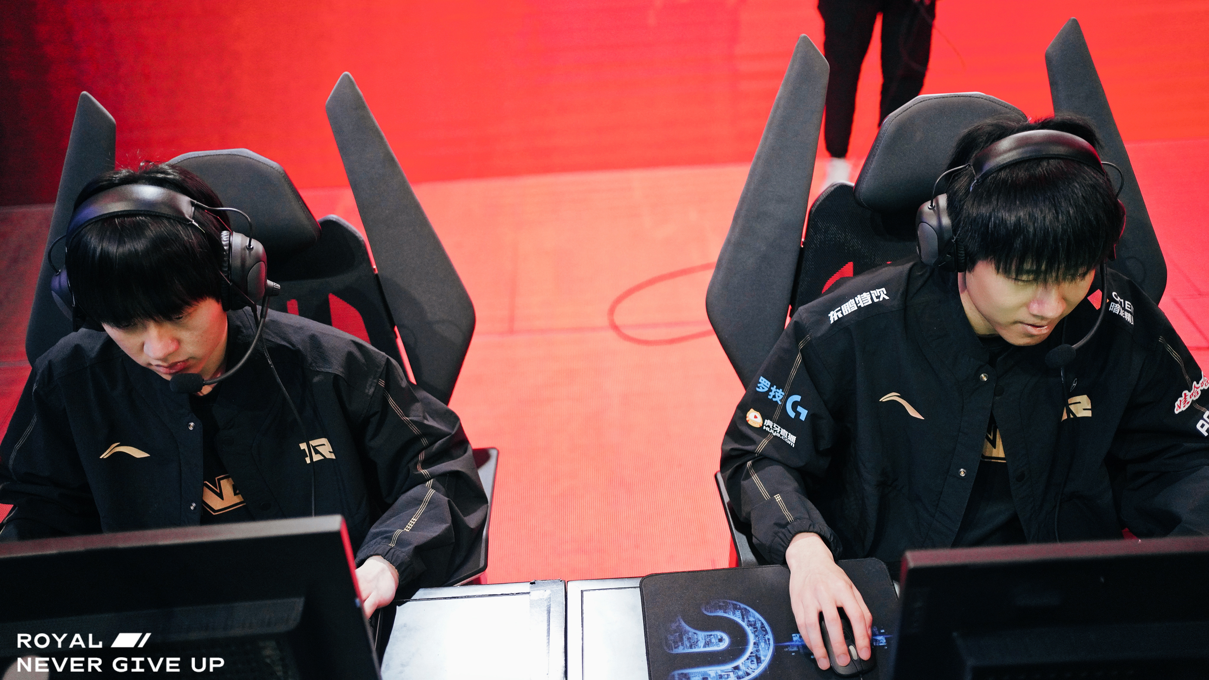 关于Rookie迎来三赛季高光表现，RNG球迷沸腾！的信息